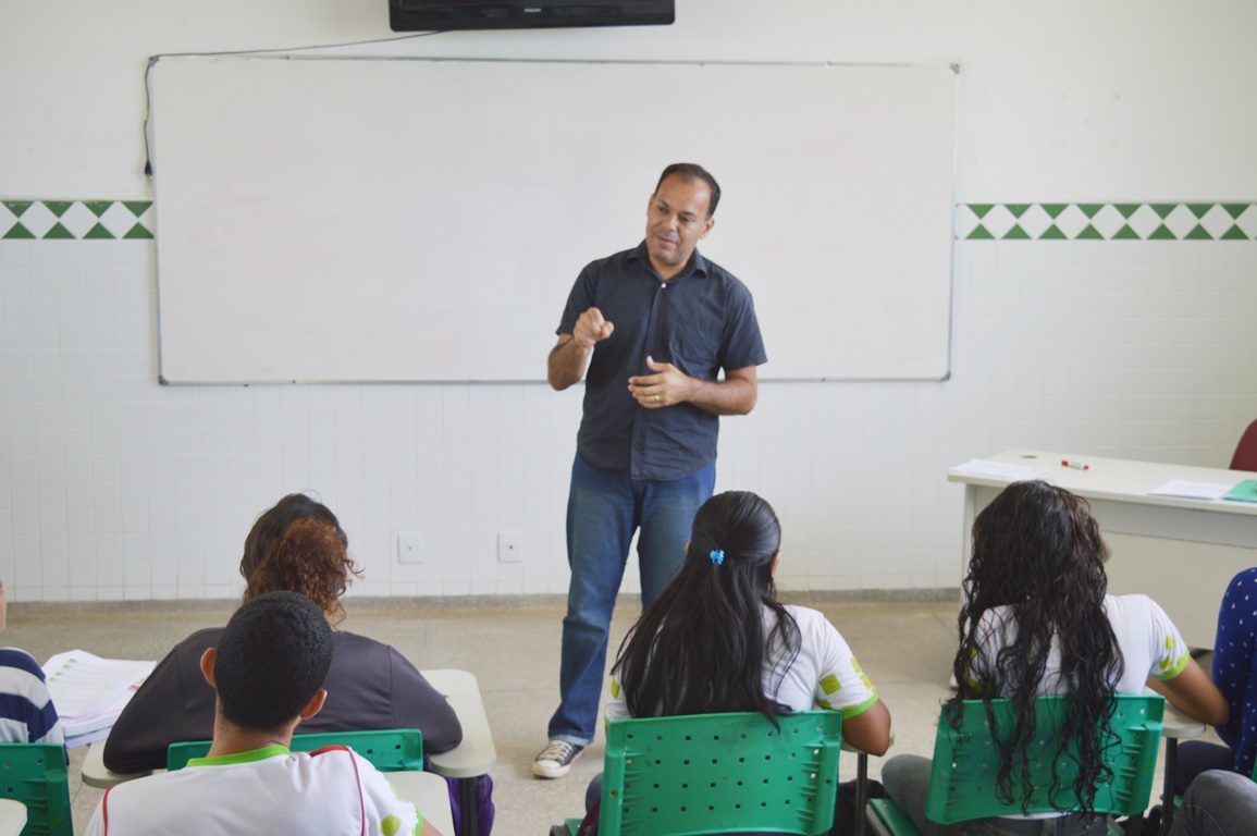 Professor do IFRR/CAM defende tese na USP  sobre demandas de estudantes indígenas macuxi 