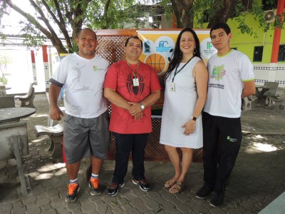 Professores Marcello Soares. Ananias Noronha, Cristiane Pereira e o presidente do Grêmio Estudantil, Elias Freitas.