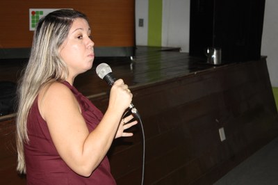 A fonoaudióloga Eline Costa, do Cerest, destacou os principais cuidados relacionados à prevenção.