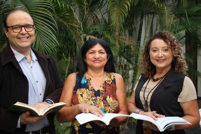 Os organizadores do e-book: Shigeaki Alves, Pétira Maria Santos e Virginia Albuquerque. 