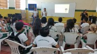 IF Comunidade Itinerante leva palestra sobre preconceito a alunos do ensino fundamental   