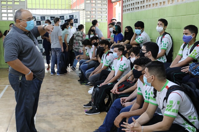 JORNADA DE TRABALHO DOCENTE – Audiências públicas visam readequar carga horária