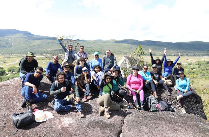 VISITA TÉCNICA – Acadêmicos dos cursos Tecnologia em Saneamento Ambiental e Licenciatura em Ciências Biológicas participam de atividade prática na Serra do Tepequém