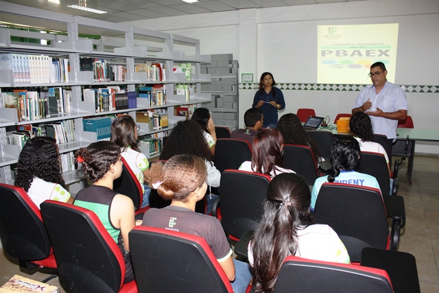  Curricularização da extensão nos cursos superiores é tema de reunião