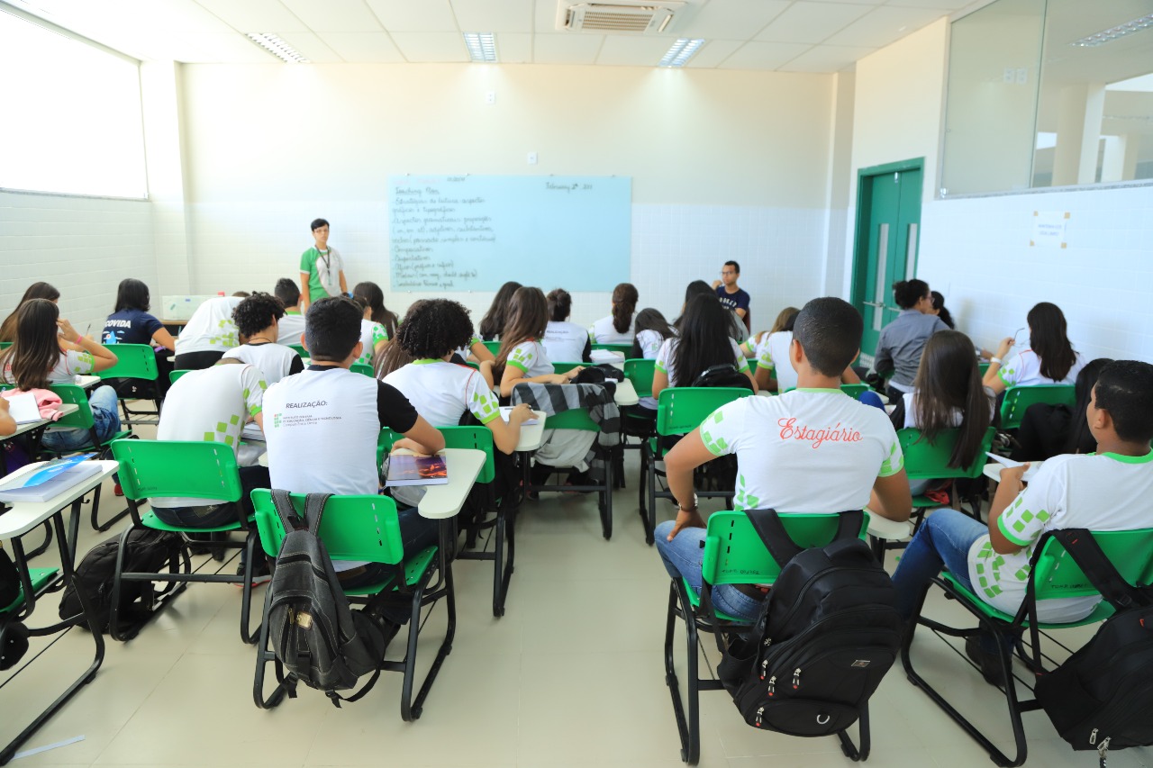 QUEBRE O SILÊNCIO – Estudantes do CBVZO debatem  exploração sexual em roda de conversa