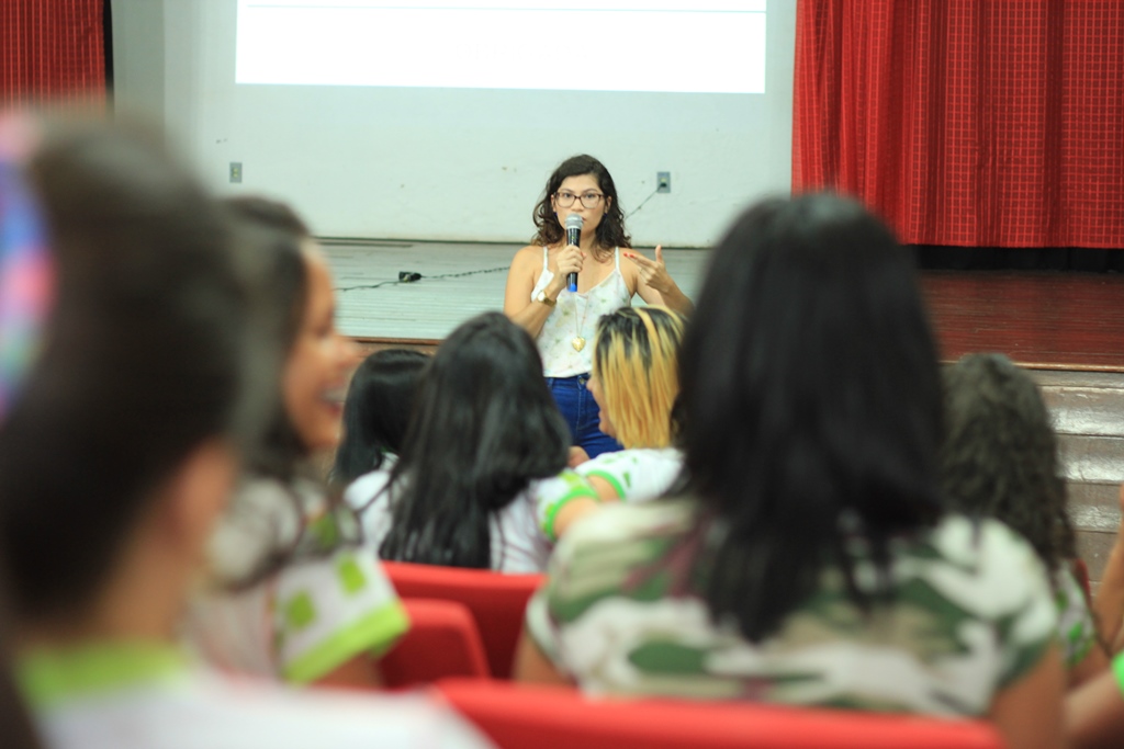 SEXUALIDADE – Violência no relacionamento é discutida com adolescentes no IFRR